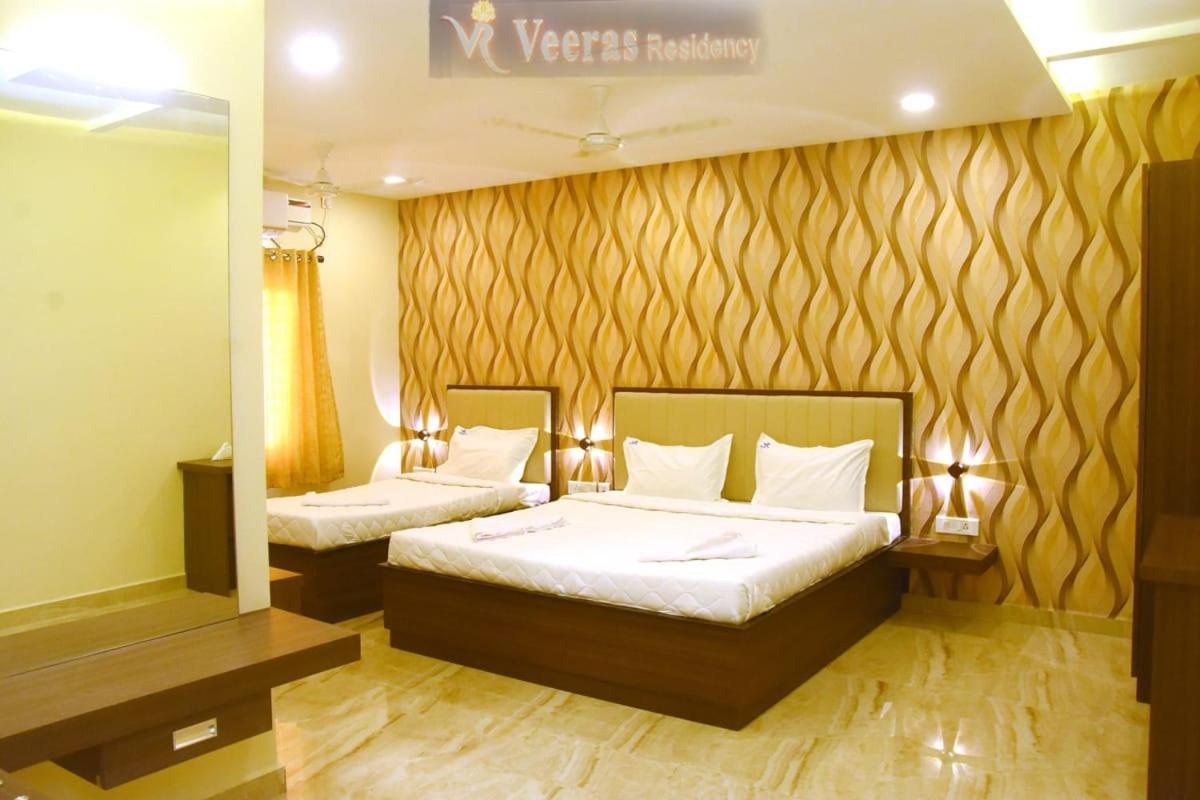 Veeras Residency Hotel Puduccseri Kültér fotó